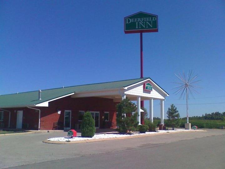 Deerfield Inn And Suites Steele Екстер'єр фото