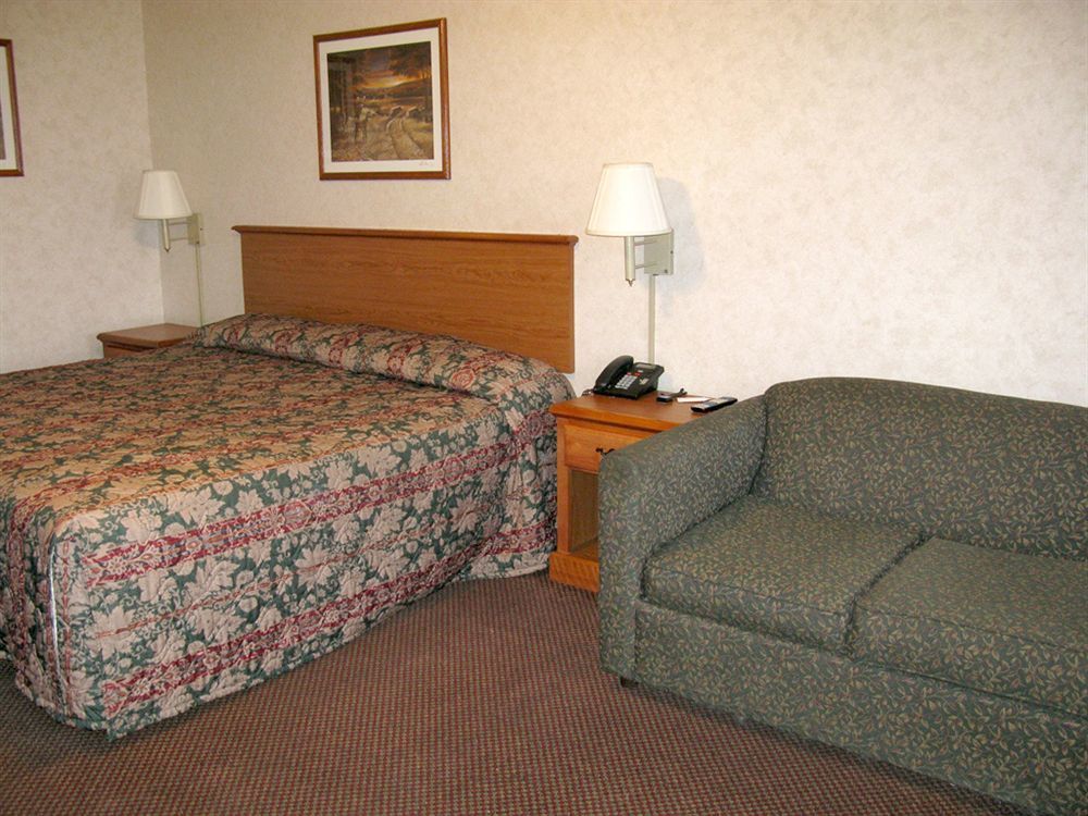 Deerfield Inn And Suites Steele Екстер'єр фото