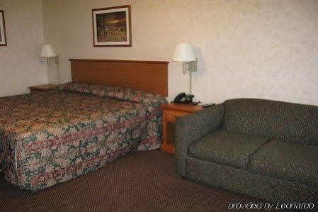 Deerfield Inn And Suites Steele Екстер'єр фото